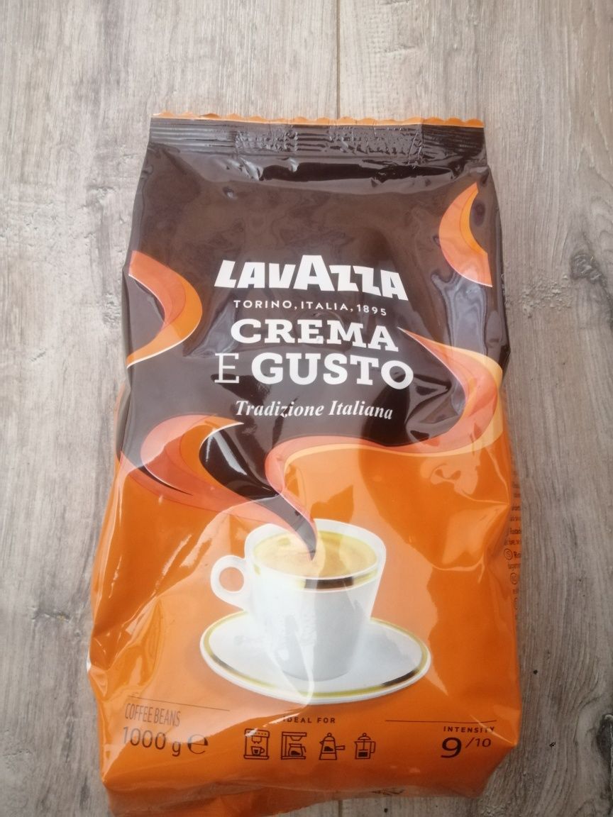 Кофе в зернах Lavazza Crema e Gusto( Лавпца, Лаваза)