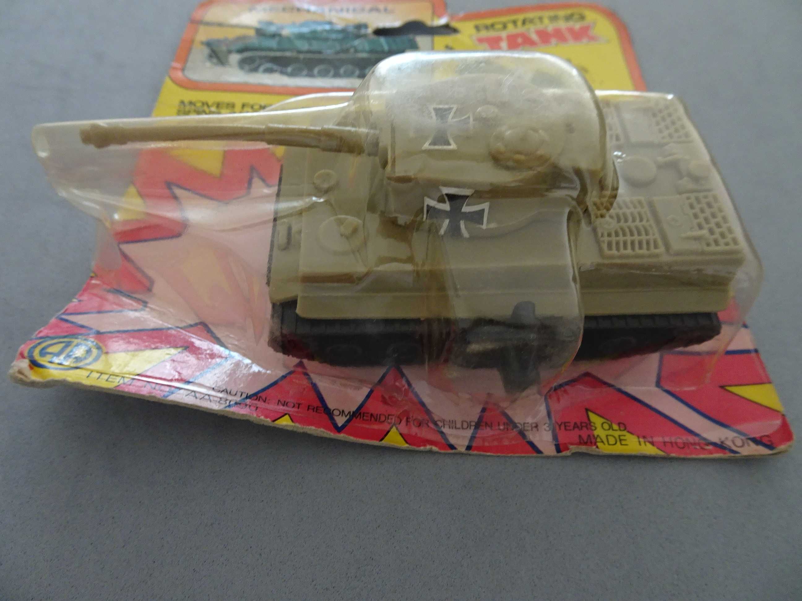 Antigo Tanque de brincar Rotating Tank - Made in Hong Kong (no blister