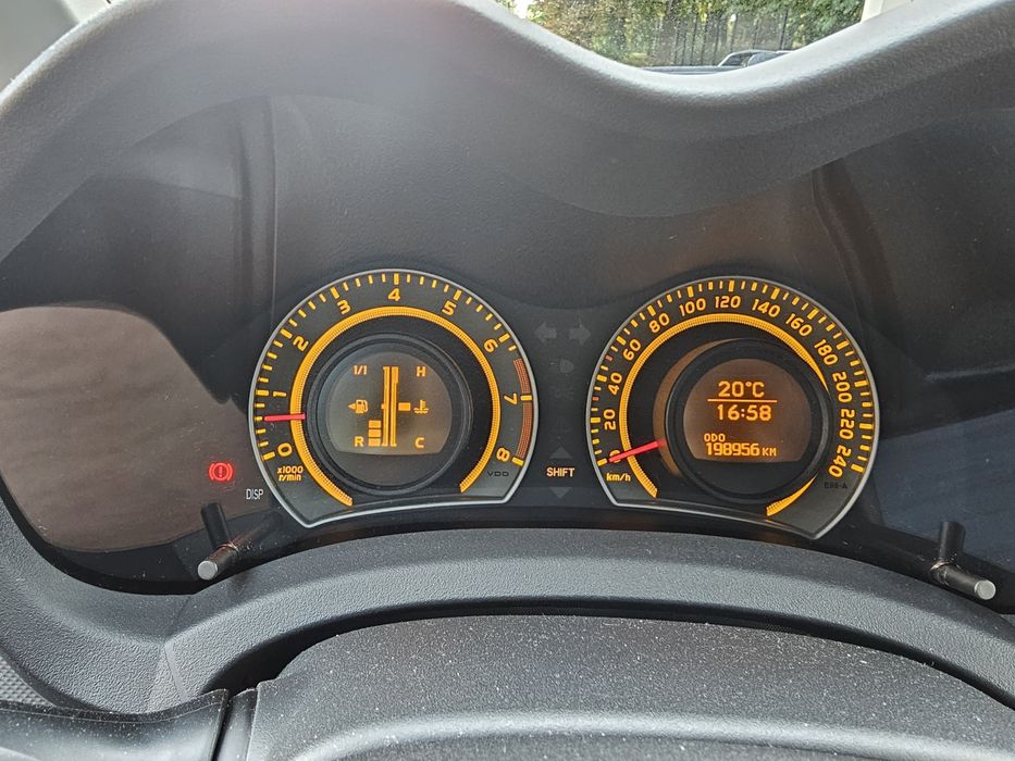 Toyota Auris 1.6 benzyna