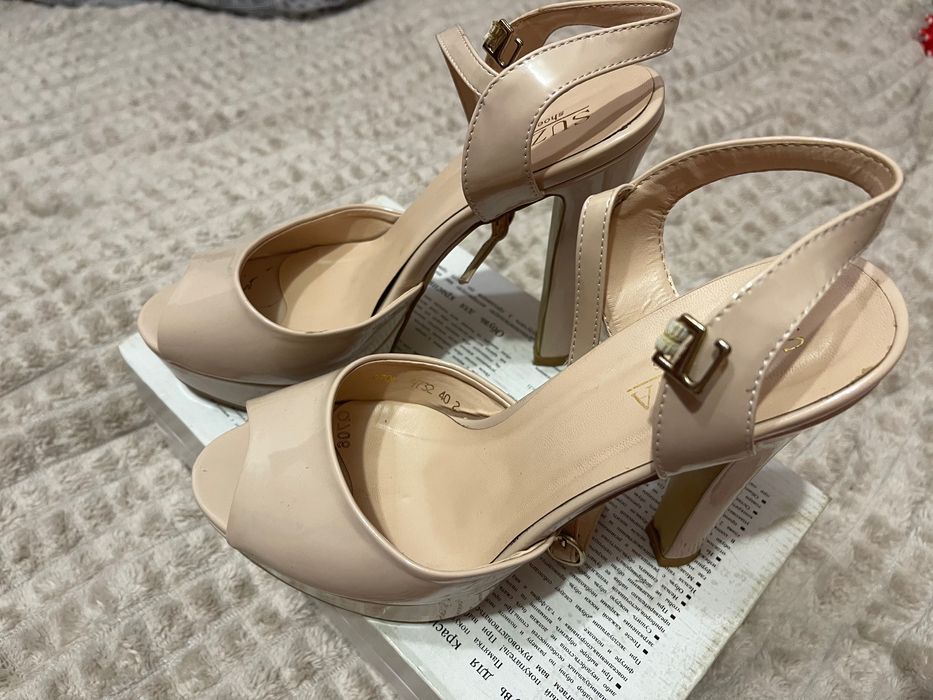 Босоножки летние