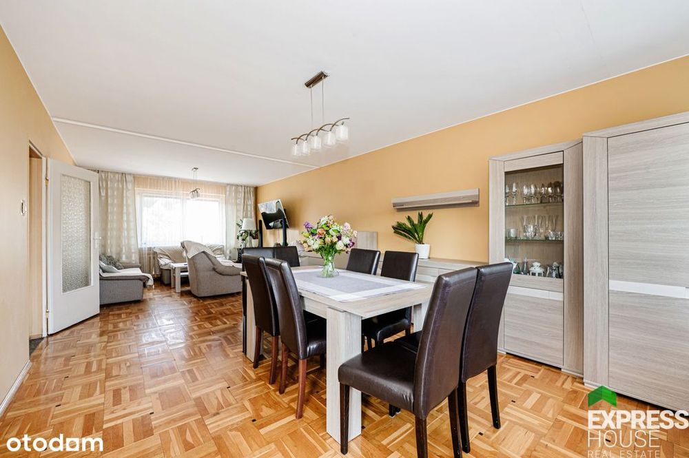 Duży dom z garażem, 3 poziomy, do zamieszkania