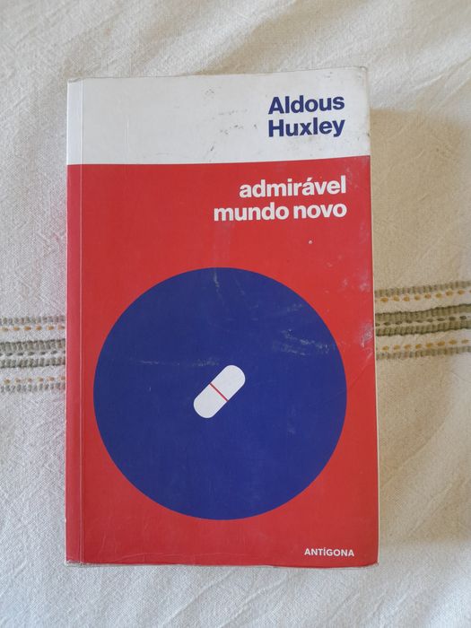 Livro Admirável Mundo Novo de Aldous Huxley