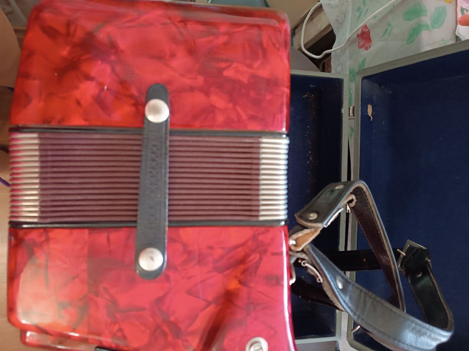 Аккордеон Weltmeister stella 4/4 с сурдиной