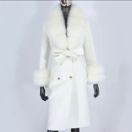 Biały płaszcz na zime s