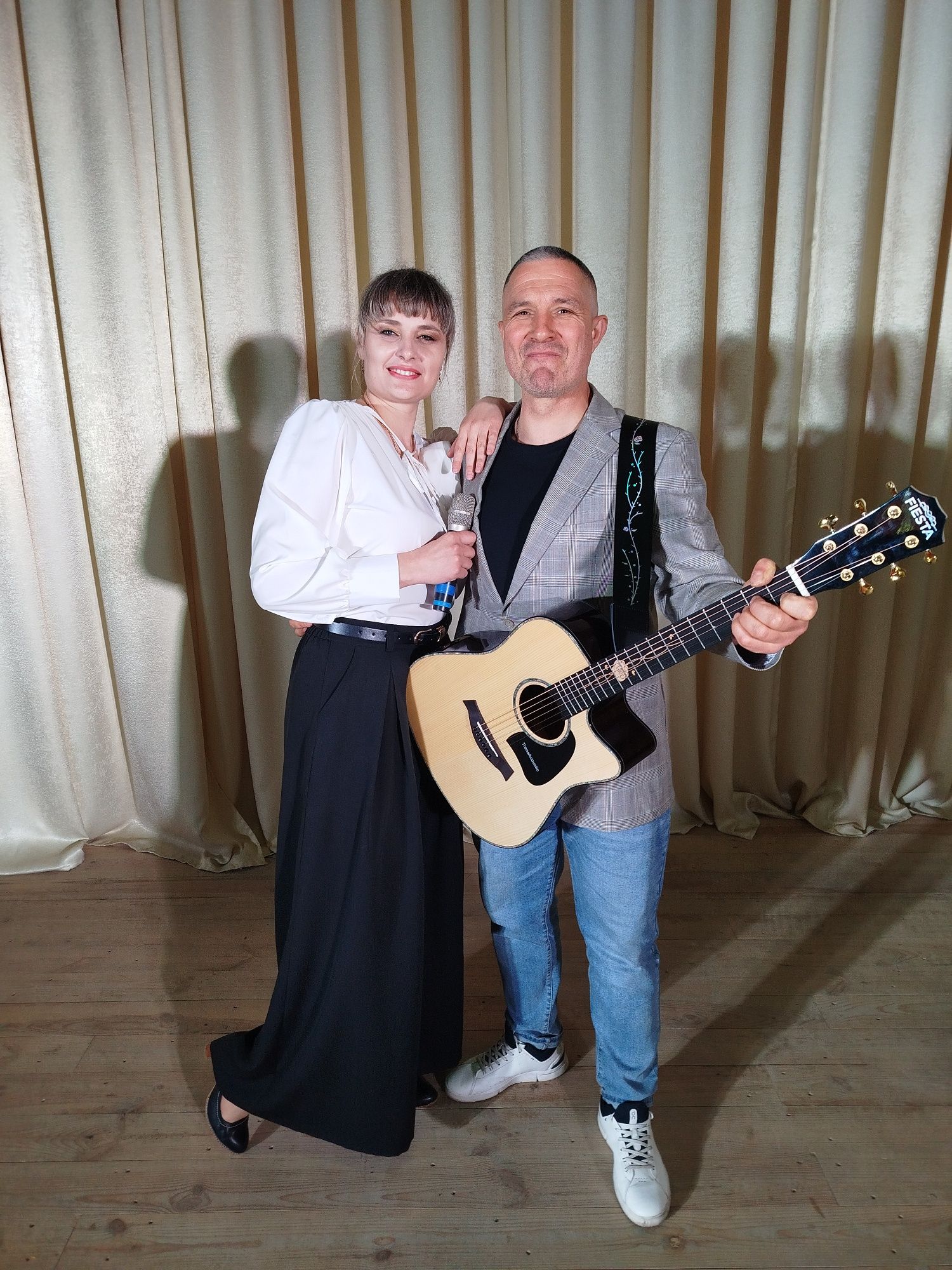 Ведучий(тамада)від 3000 грн(DJ-музика)вокал.Ювілей,весілля,корпоратив.