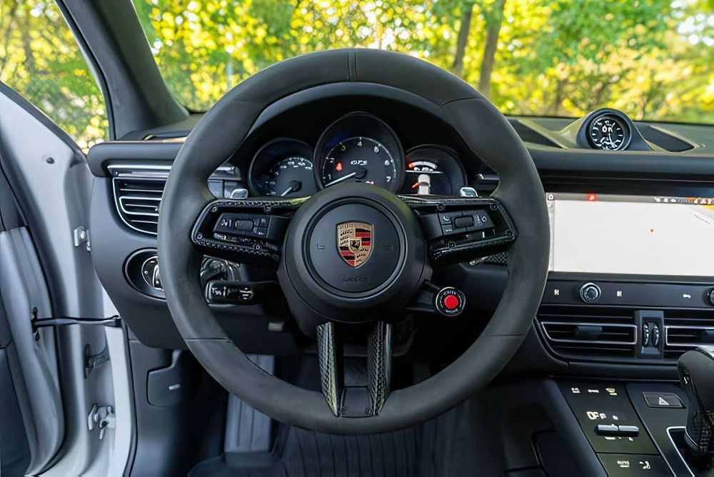 Porsche Macan      2023