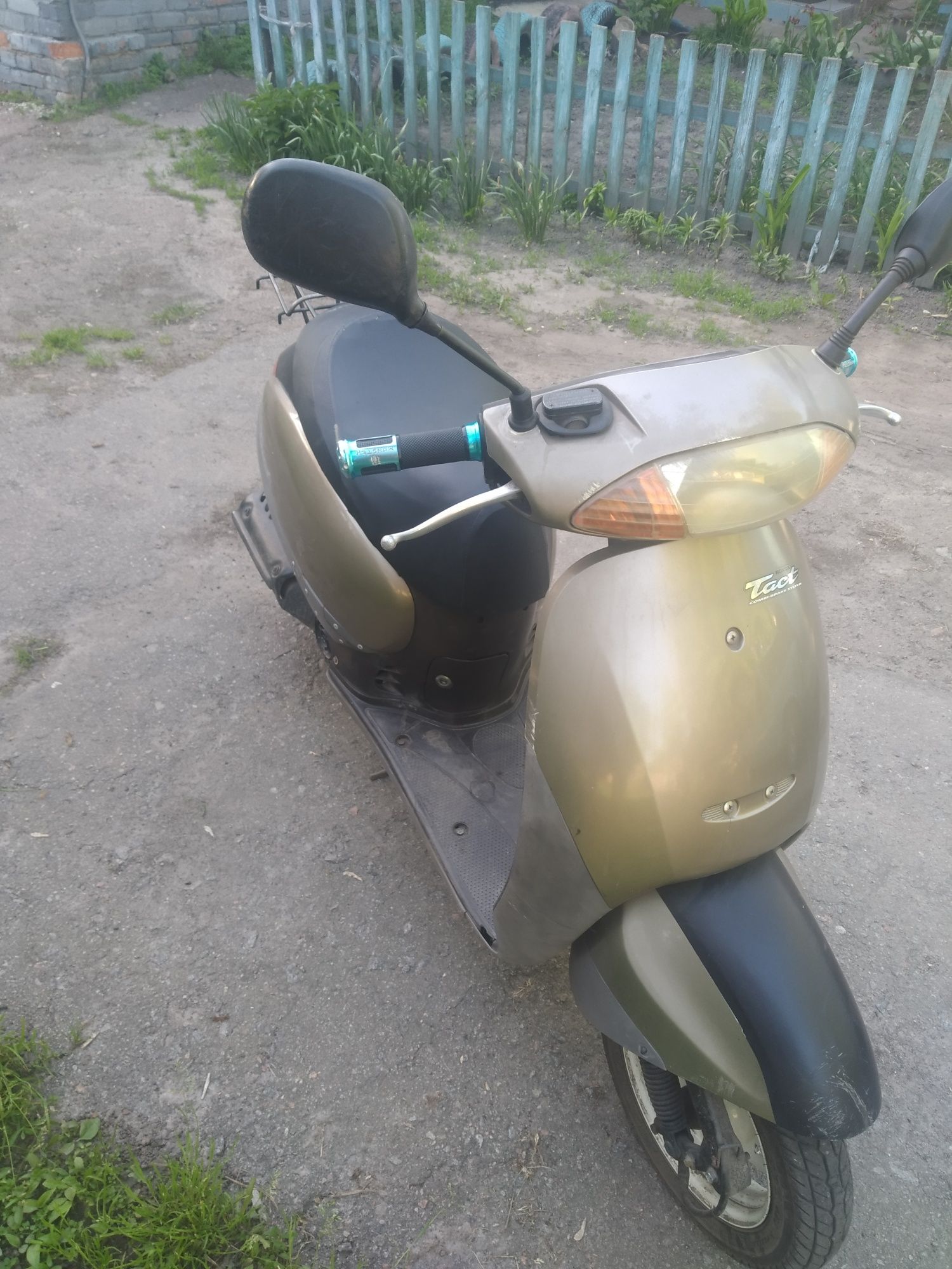 Продам мопед Honda Tact 51