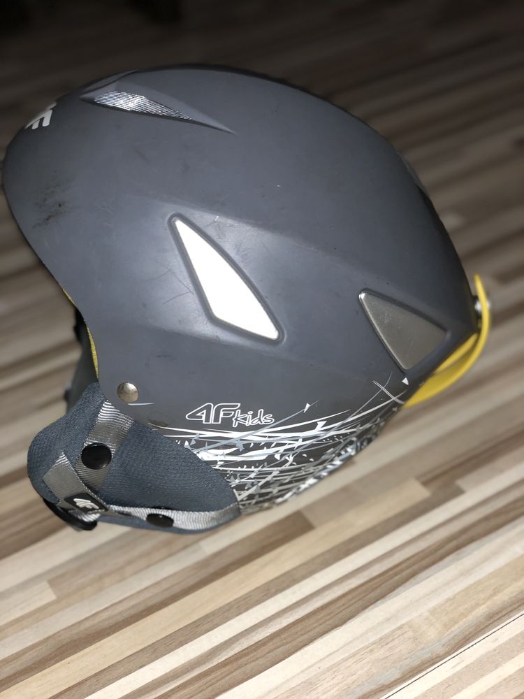 Kask narciarski 4F