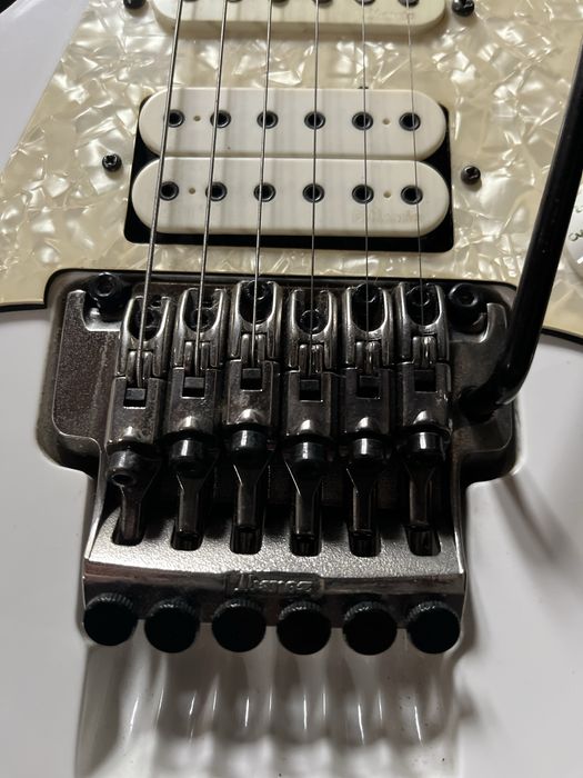 Ibanez JEM555 White Steve Vai