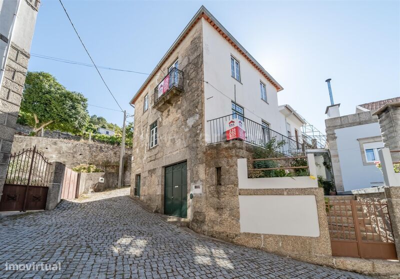 Moradia T3 / Seia, Valezim