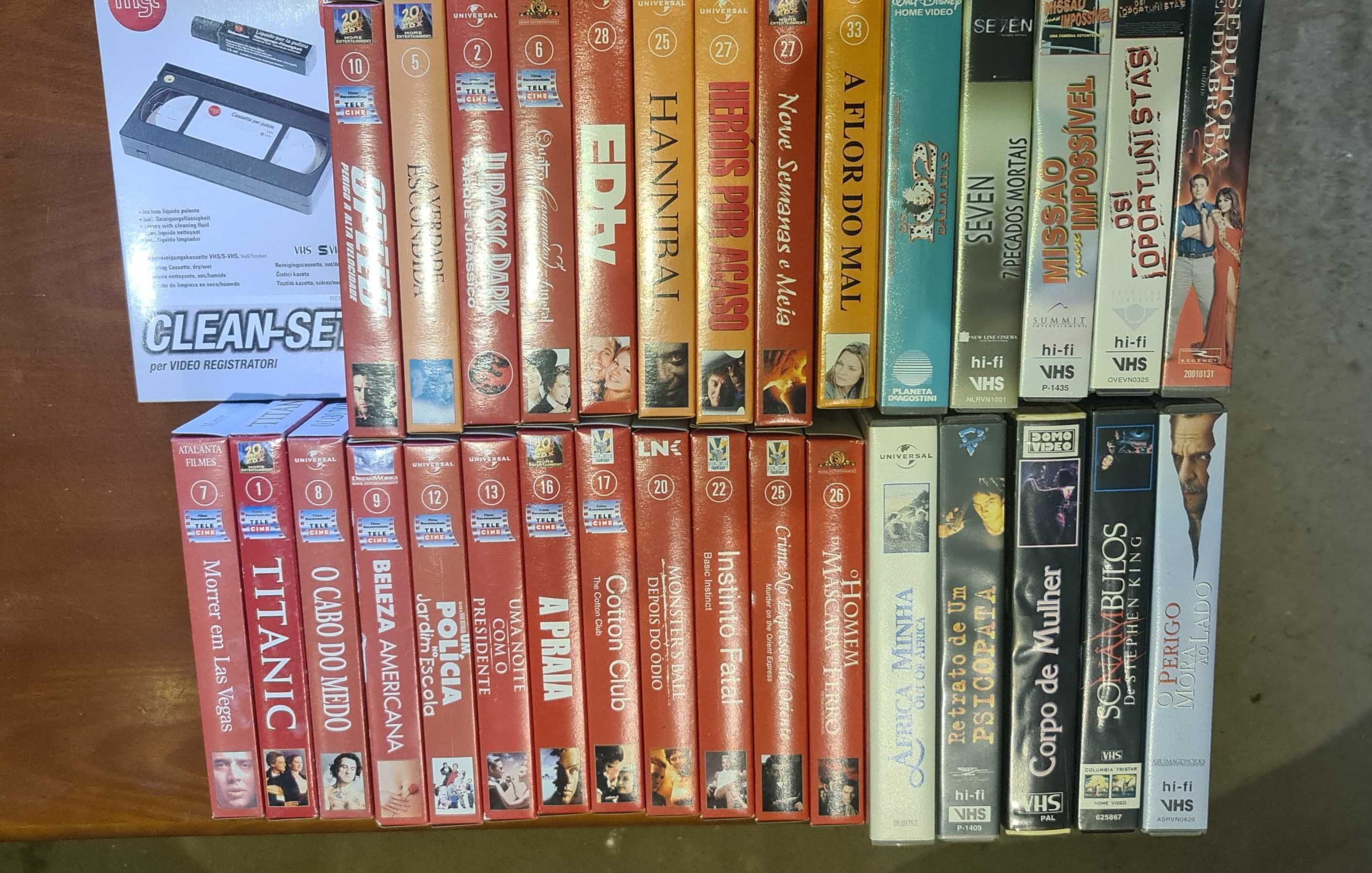 32 cassetes VHS de filmes