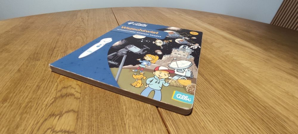 Pióro Albik + Wszechświat + Atlas świata+ Wesoła nauka +Świat zwierząt