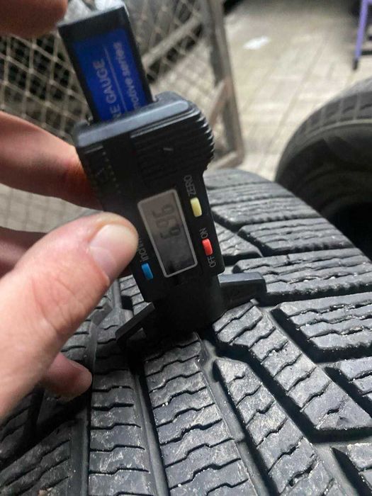 Зимова гума 215/60 r17 Nokian