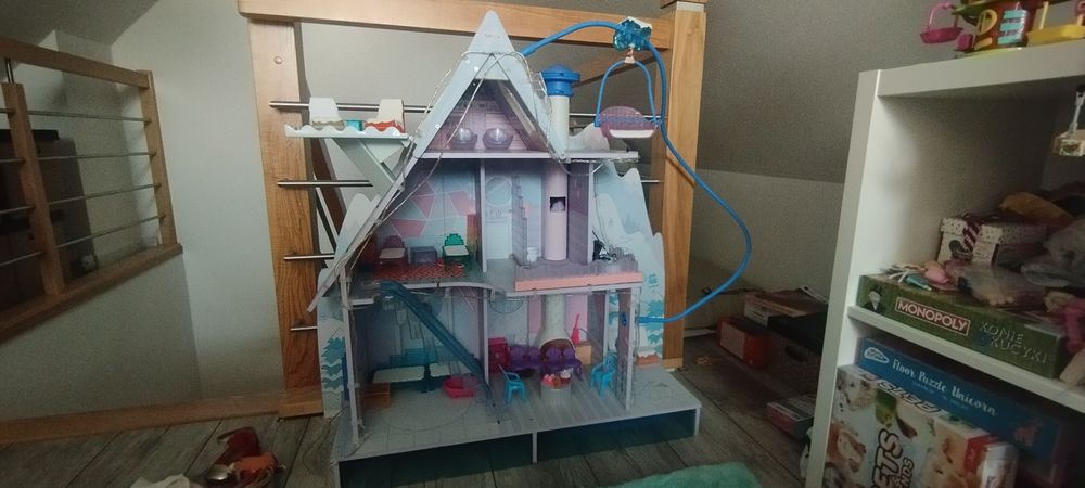 Śnieżny domek Lol Suprise