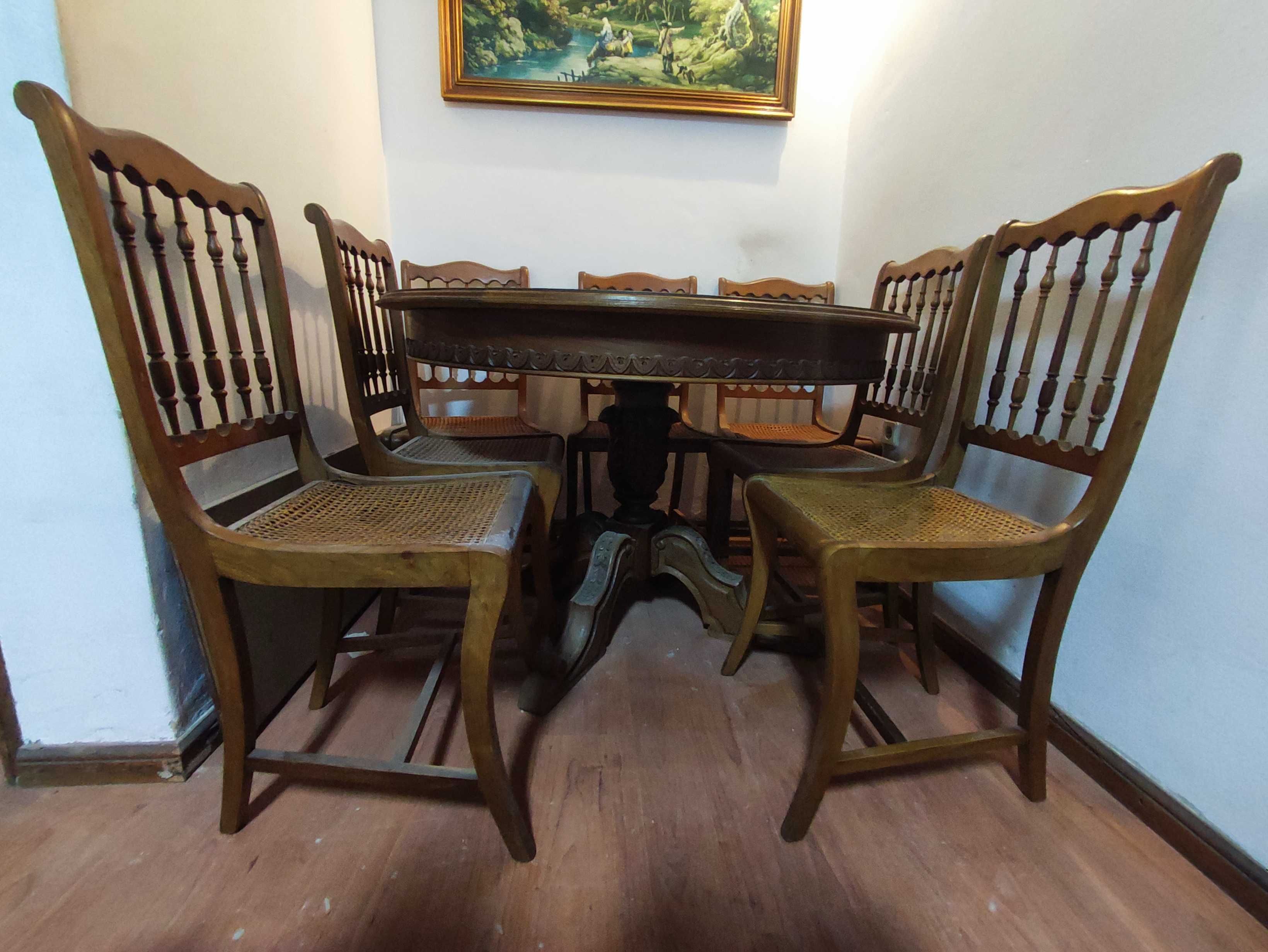 Conjunto de mesa com cadeiras em palhinha