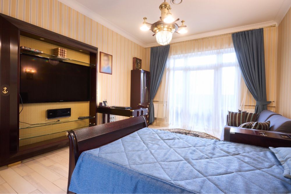 Продам дом на правом берегу реки Днепр пос.Ямбург с.Днепровое