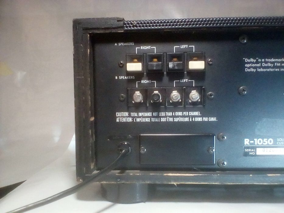 amplituner Luxman R-1050
