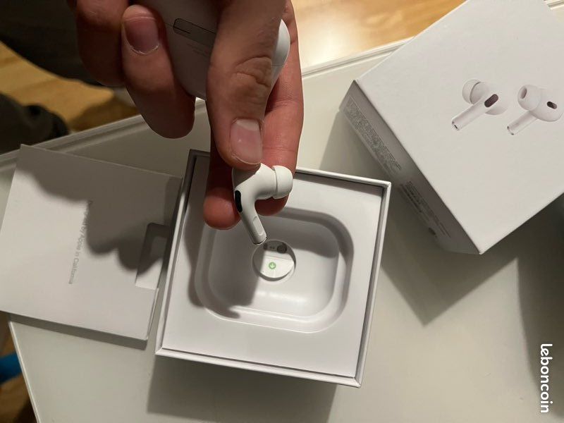 Продам наушник Apple AirPods Pro ліве