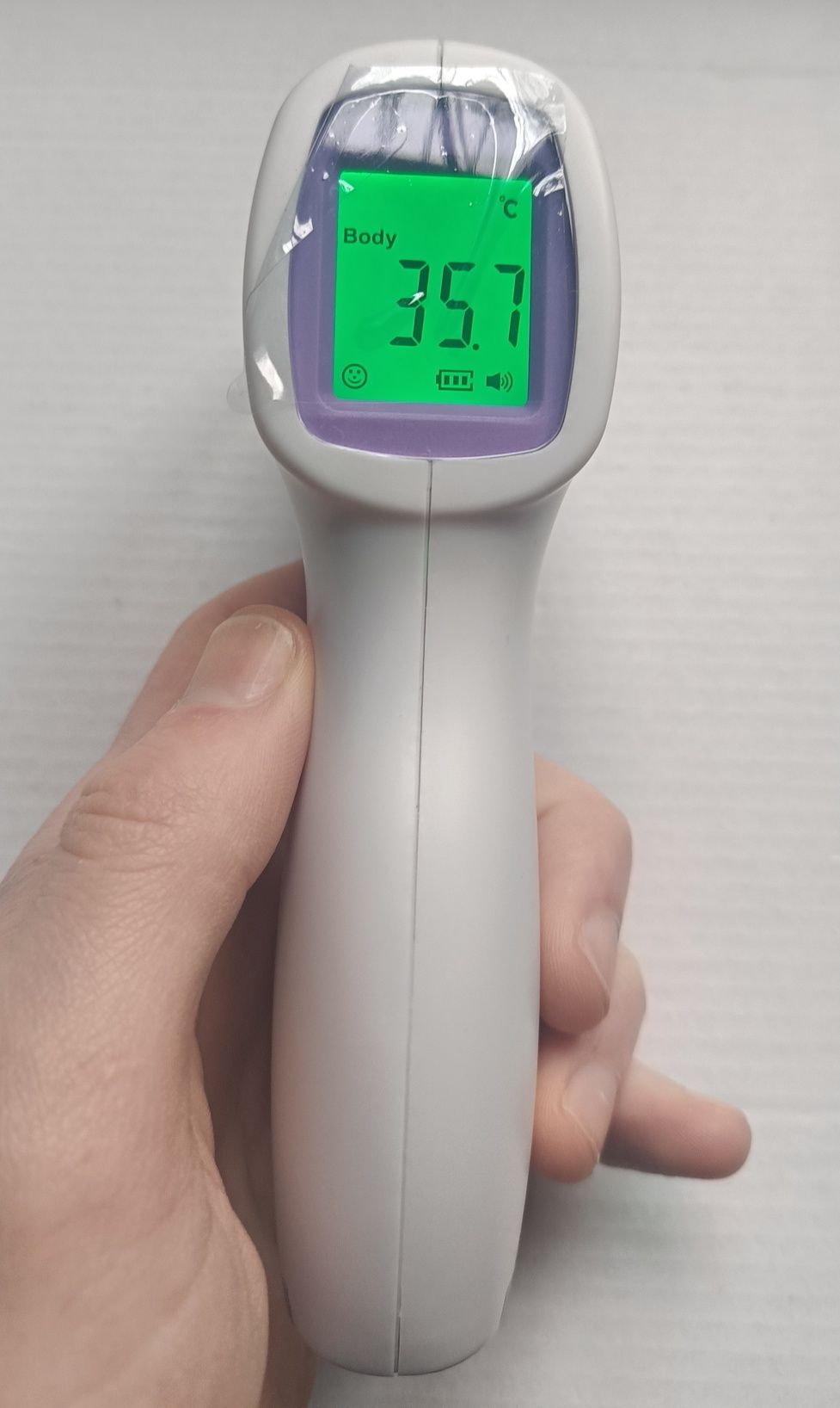 Бесконтактный термометр градусник LM 6681