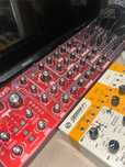 Behringer Neutron Syntezator Analogowy