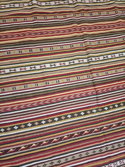 Carpete em lã multicolor