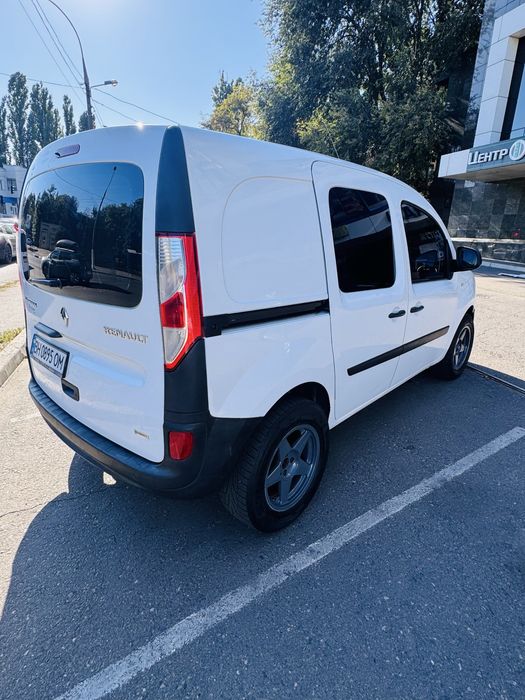 Продам renault kangoo 2017