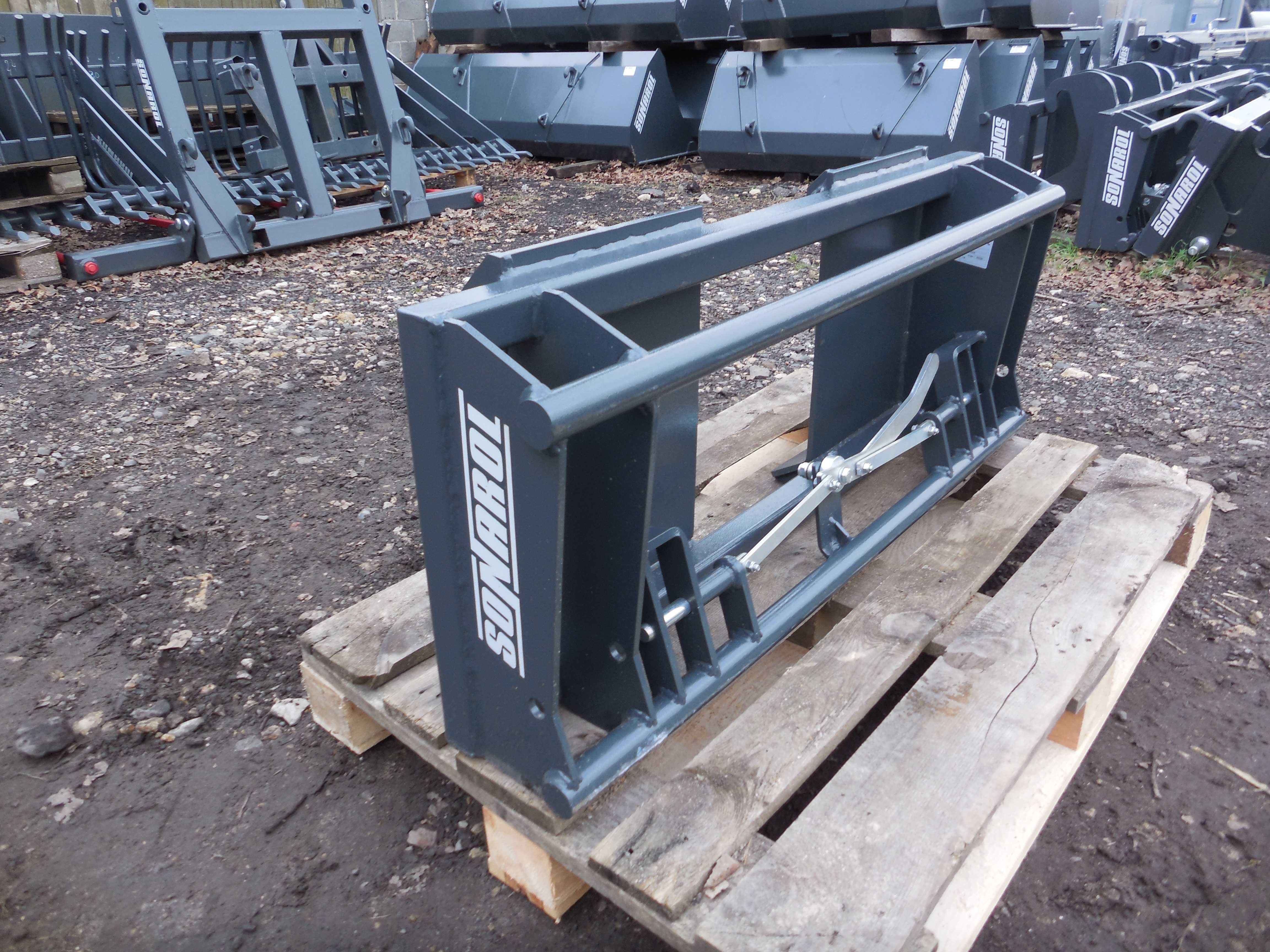 SONAROL Przejściówka Adapter Redukcja BOBCAT MINI na mocowanie EURO