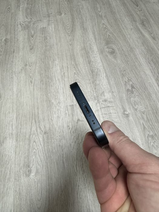 Продам Iphone 13 mini