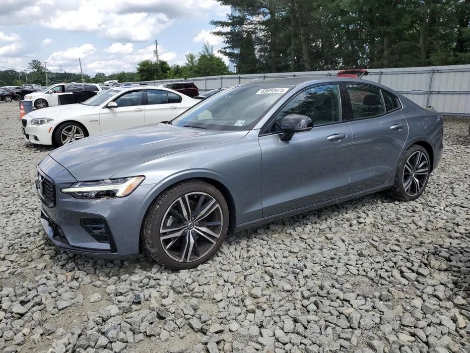 Volvo S60 Niski przebieg Piękny środek R-DESIGN