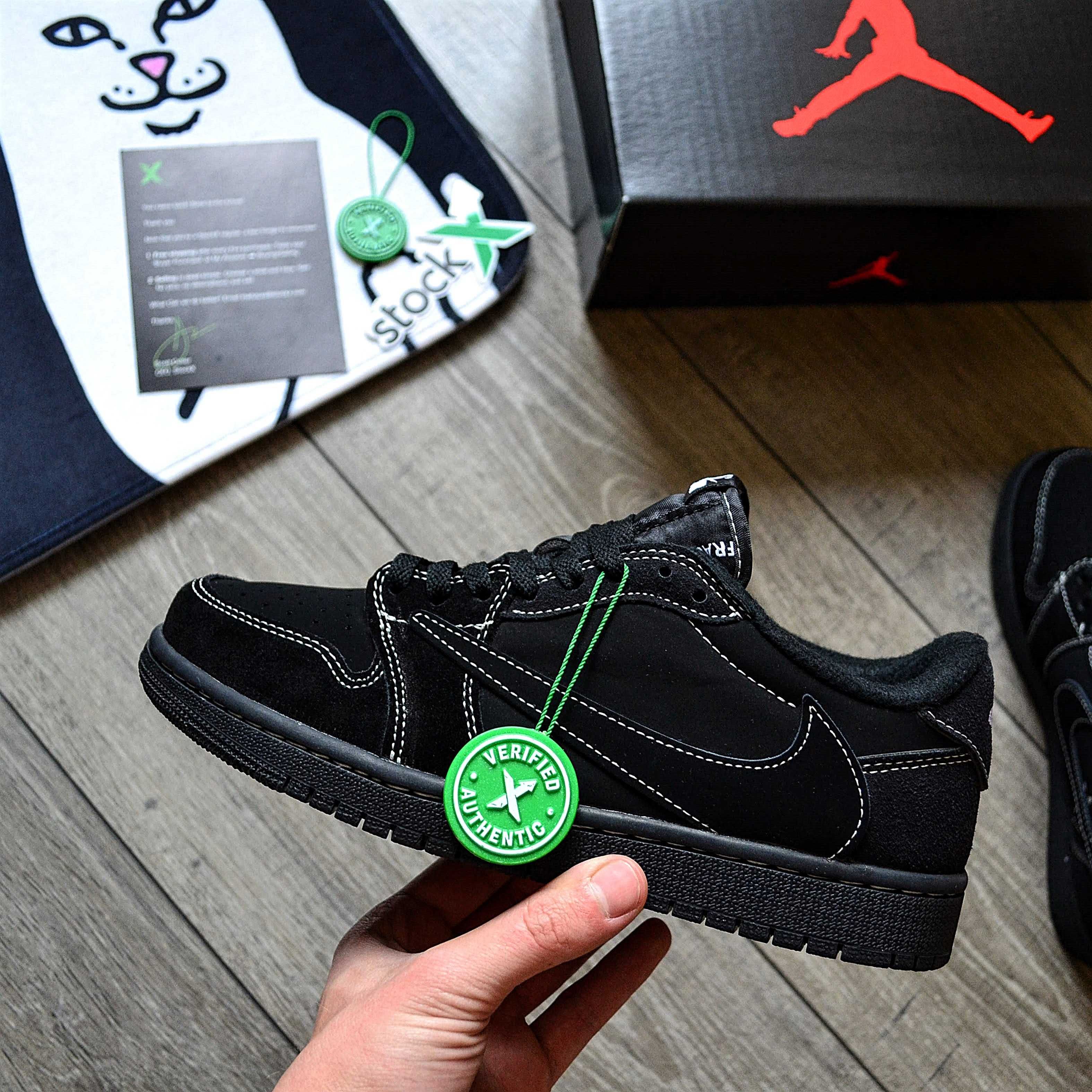 Чоловічі кросівки Nike Air Jordan 1 Low x Travis Scott 'Black Phantom'