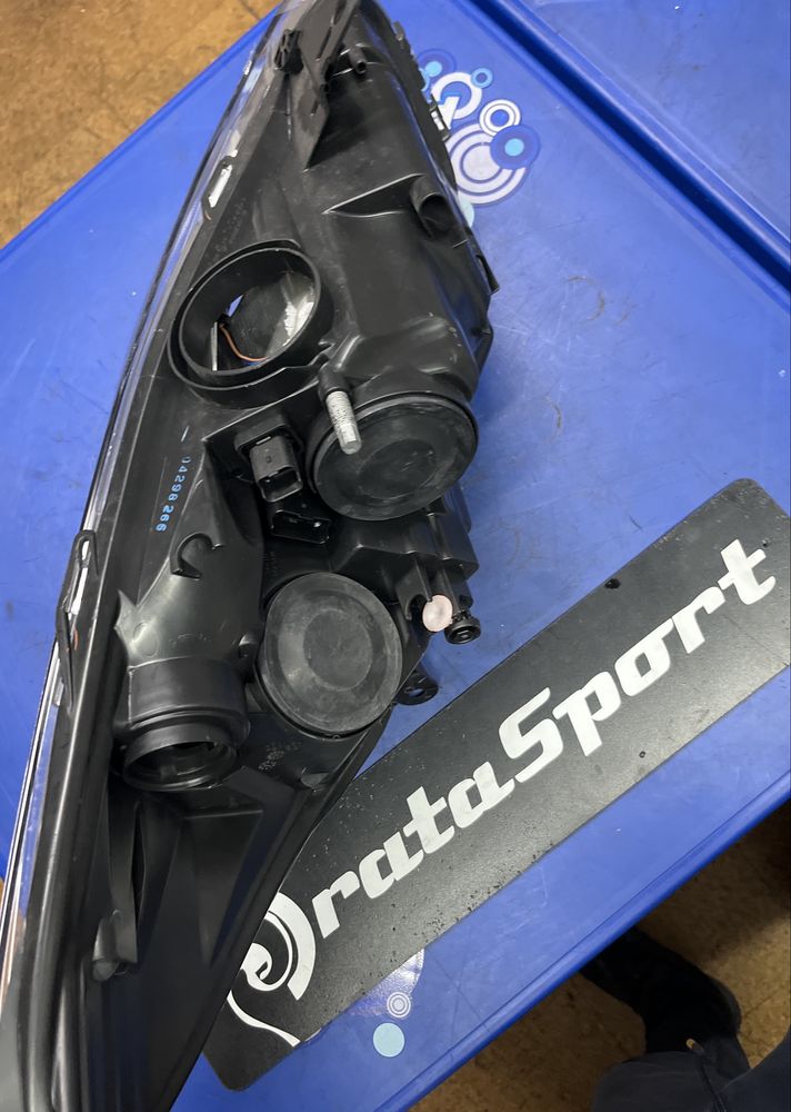 Farol esquerdo Renault clio 4