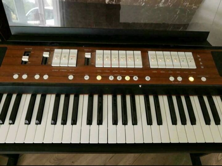 Roland C 190 Organy koscielne keyboard