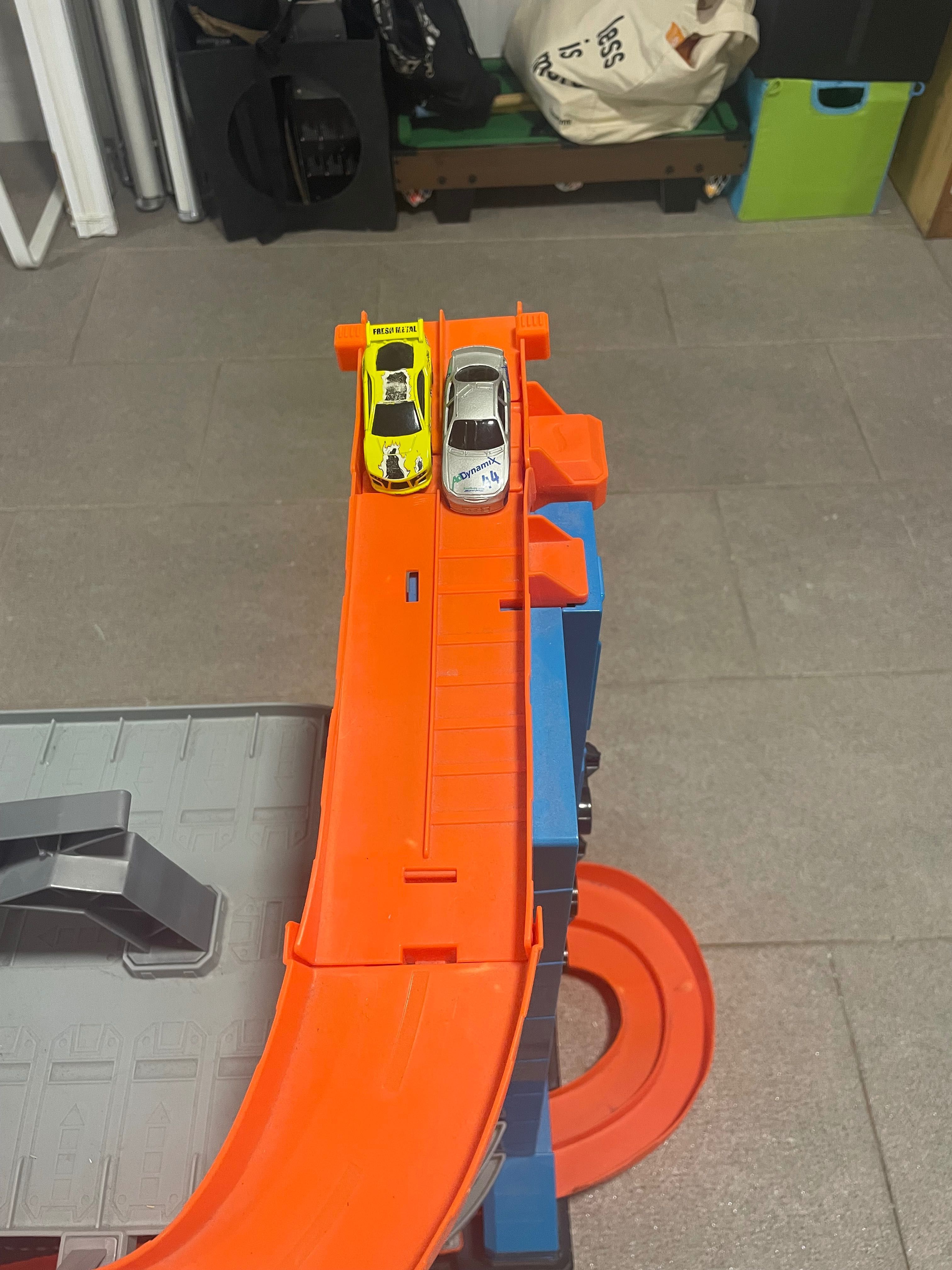 Hotwheels ultimate garage