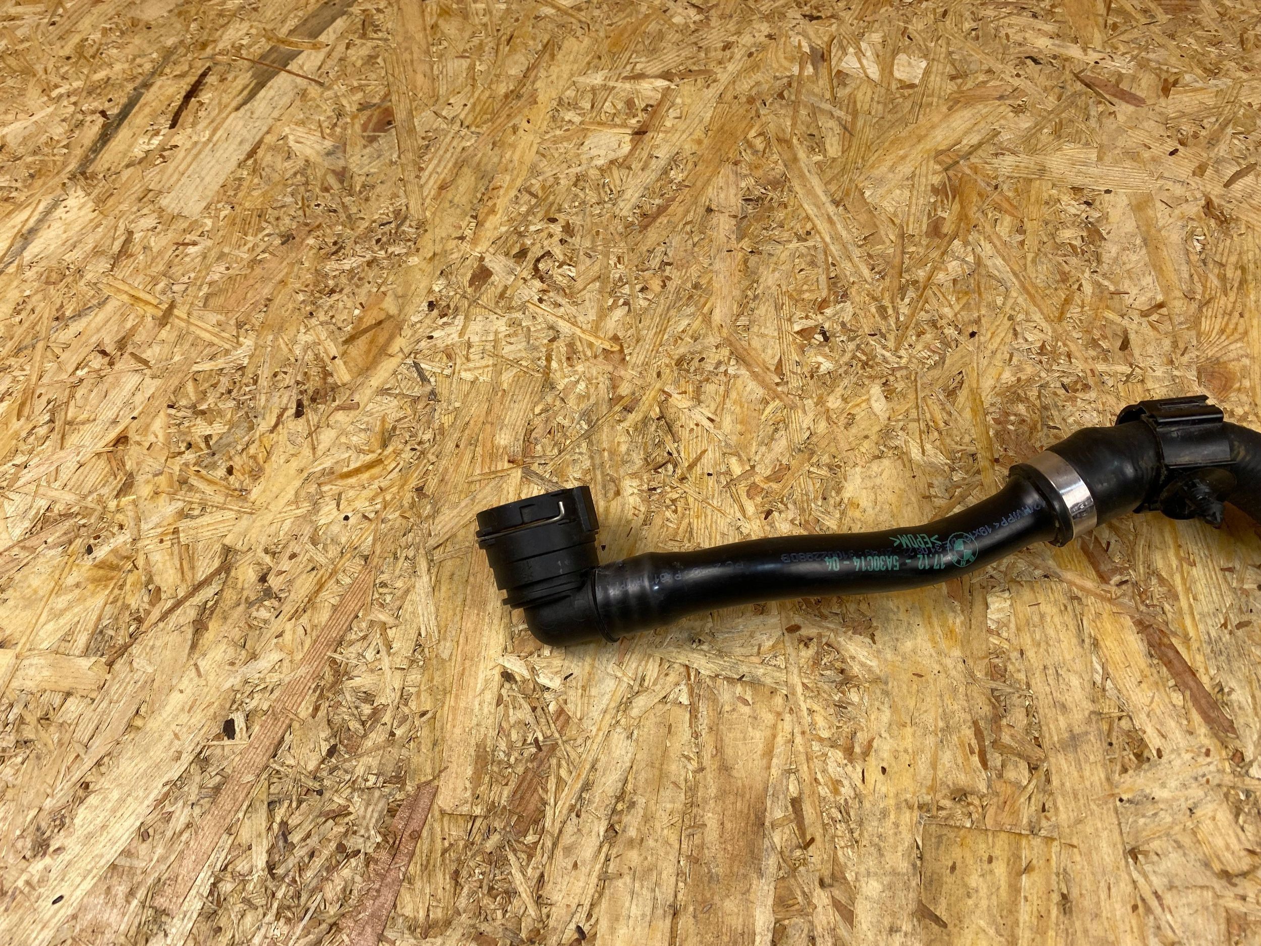 Wąż Rura przewód Wody BMW X1 U11 2 U06 5A30C14