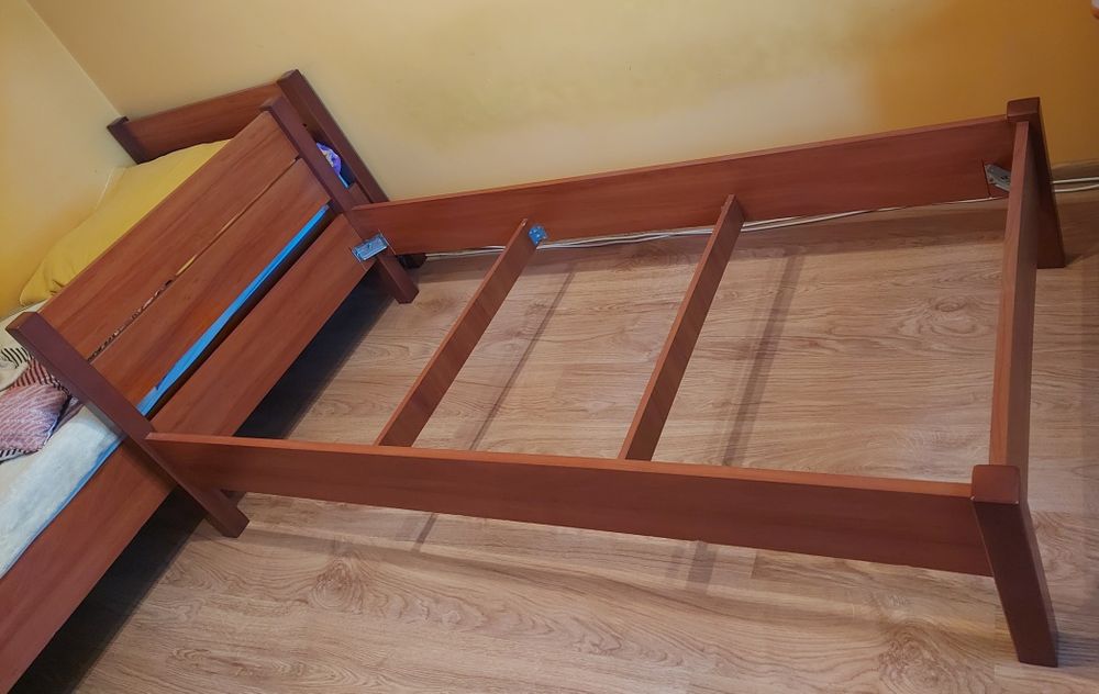 Łóżko 200x90 z materacem