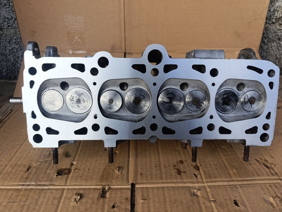 Гбц головка 2.0 8V 048103373A Audi 80 100 Passat b3 B4 Golf Vento