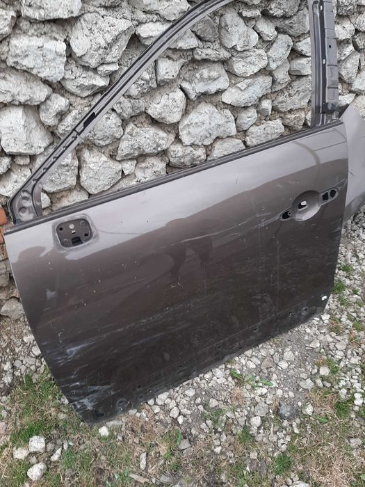 Продам кузовні деталі.