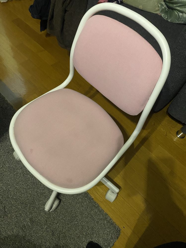 Cadeira infantil ikea cor de rosa regulável em altura