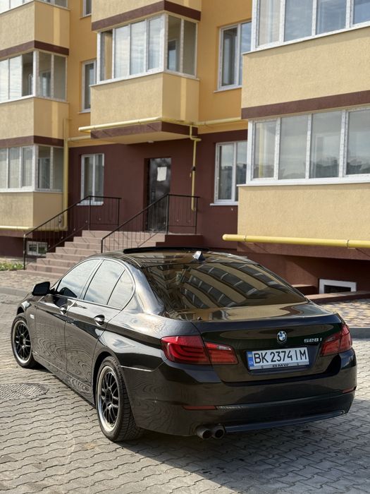 Продам Bmw f10 528i