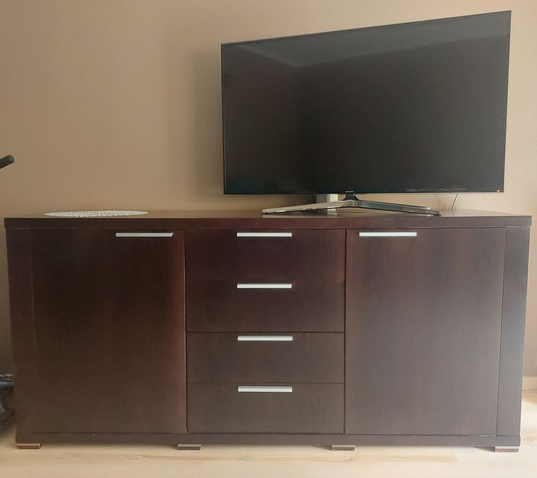 Komoda + stół z krzesłami + stolik kawowy - zestaw drewniany