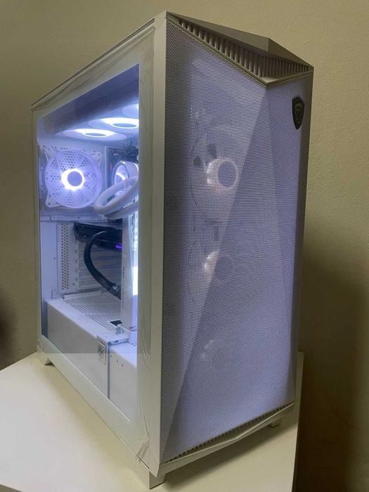 PC GAMING / Ryzen 5 7600X / RX 9060XT / 32GB Ram  / SSD 1TB C/Garantia