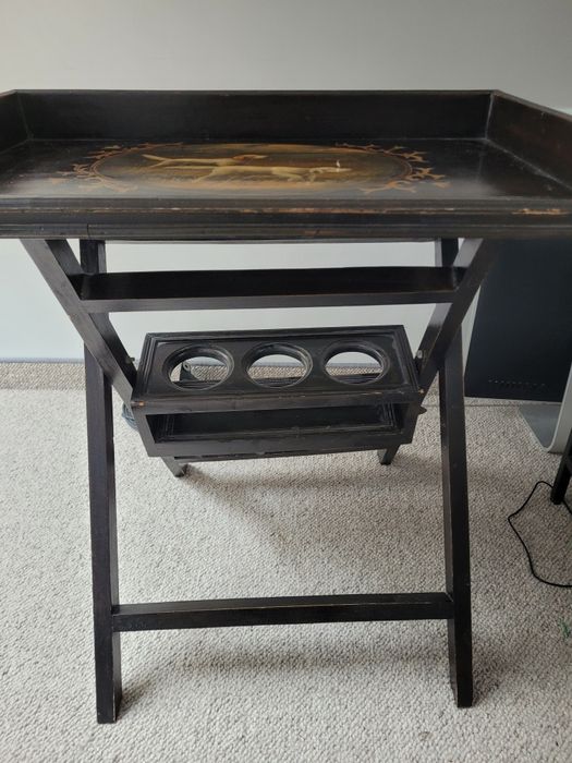 Stolik barek drewniany z motywem "psim"