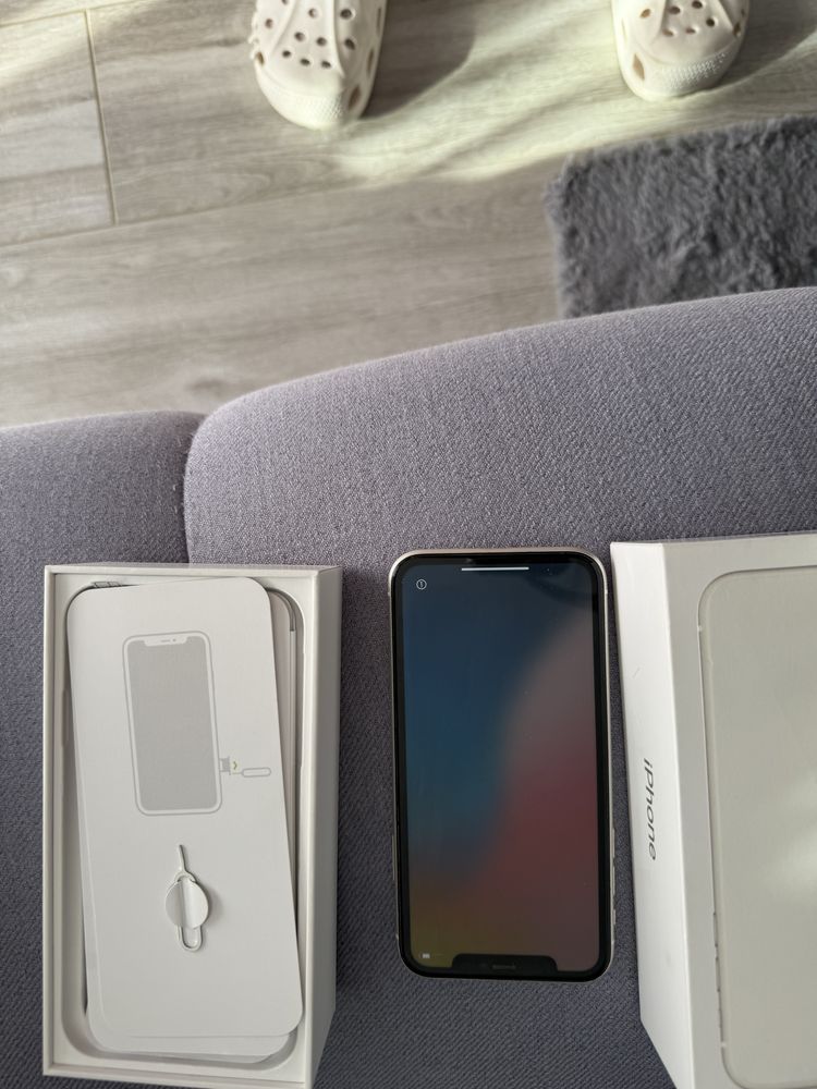 Iphone 11. 128 GB , stan idealny