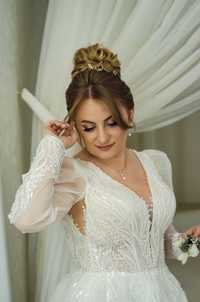Сукня весільна зі шлейфом