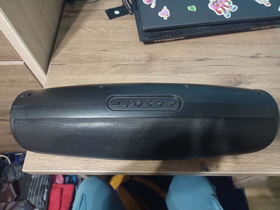 Głośnik hykker używany stan bdb.