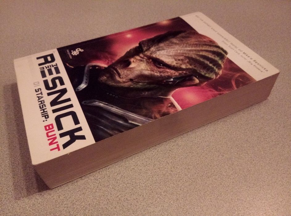 Mike Resnick: "01 STARSHIP: BUNT"