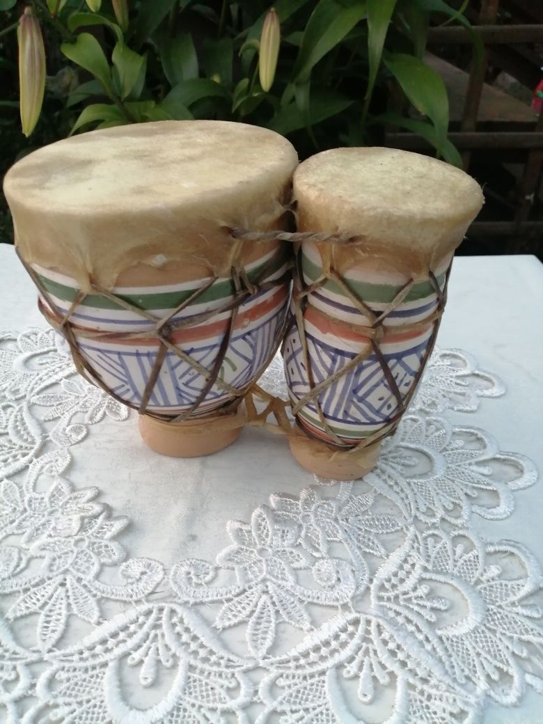 Gliniane afrykańskie bongosy, orginalna skóra