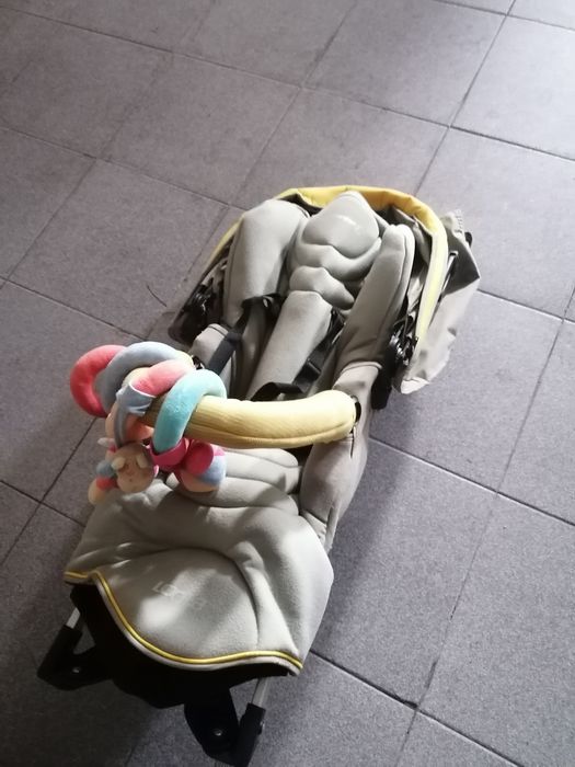 NOVO PREÇO - Cadeira de bebe com ovo da Bebe Confort Loola