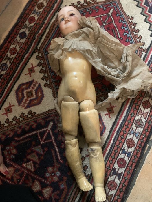 Stara lalka do naprawy