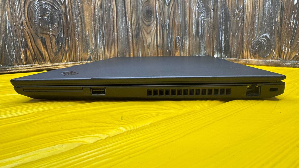 Потужний Офісний Ноутбук з Сенсорним Екраном Lenovo Thinkpad T590